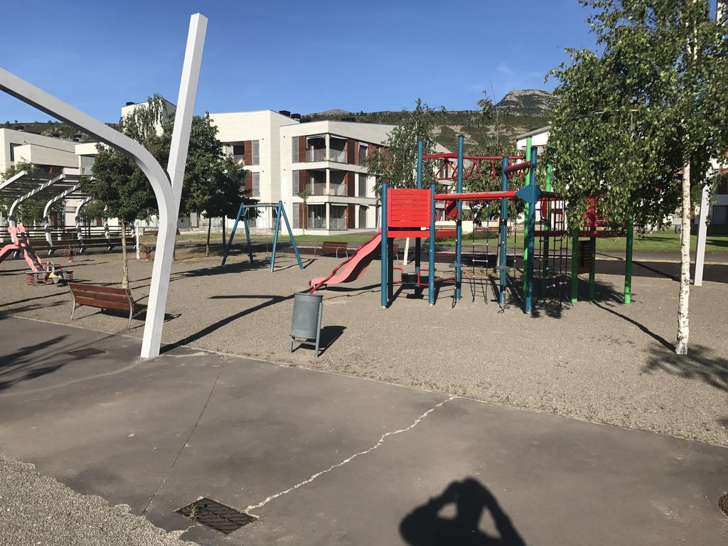 Golf Y Nieve Apartment Sabiñánigo Екстериор снимка