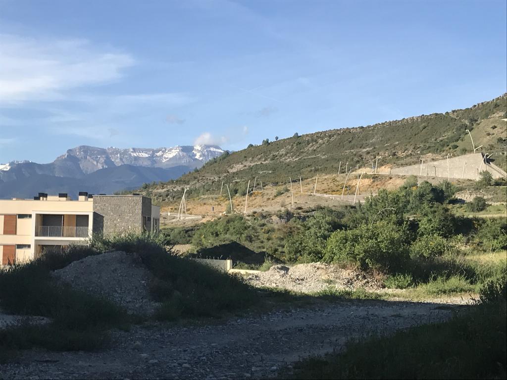 Golf Y Nieve Apartment Sabiñánigo Екстериор снимка