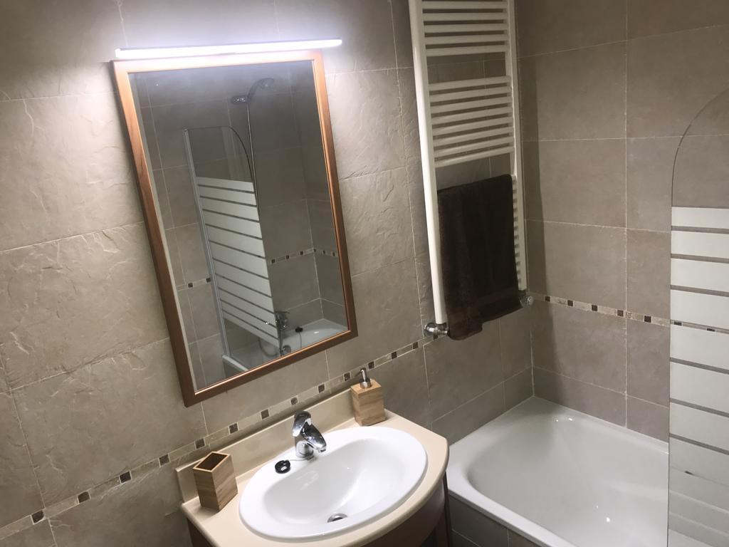 Golf Y Nieve Apartment Sabiñánigo Екстериор снимка