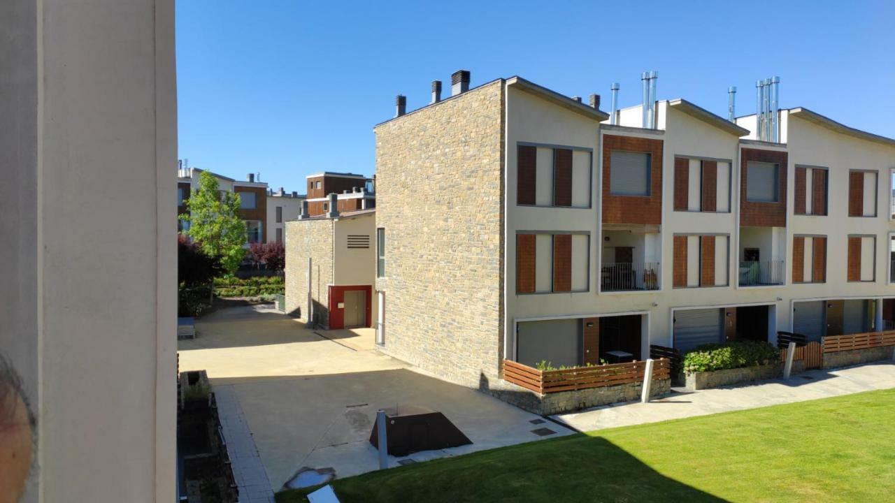 Golf Y Nieve Apartment Sabiñánigo Екстериор снимка