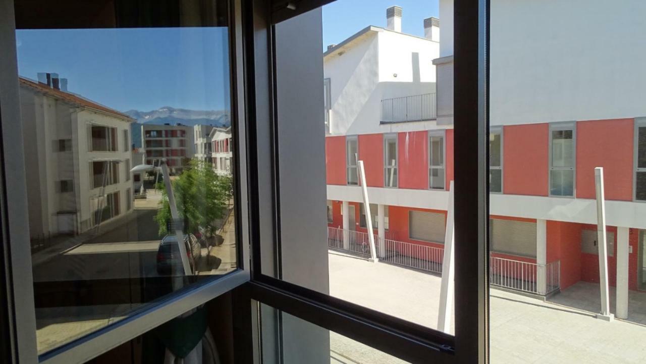 Golf Y Nieve Apartment Sabiñánigo Екстериор снимка